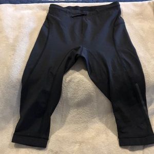 Lululemon black (biking/cycling) cropped leggings.